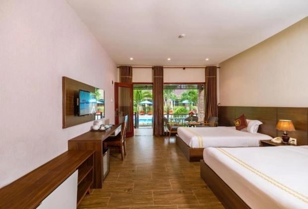DELUXA TRIPLE BUNGALOW POOL VIEW